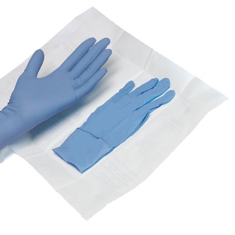 Naturflex sterile nitrile examination gloves size S. Box of 100 units