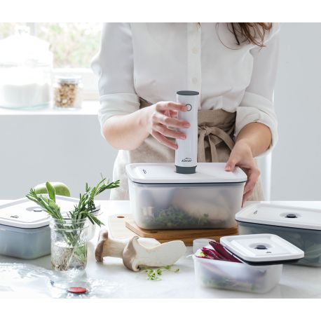 Bomba vacío doméstica con 4 recipientes Lacor-69698. Caudal 2'5 l/min