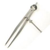 Compàs metàl·lic de molla amb potes rectes. Alçària 250 mm