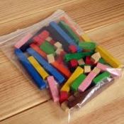 Regletes colors fusta secció 10x10 mm. Bossa 60 peces