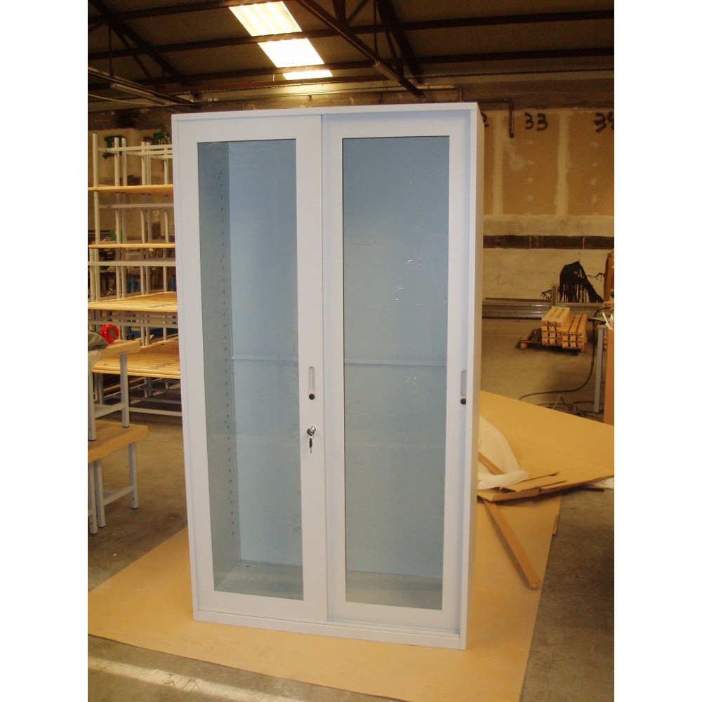 Armari laboratori portes metacrilat batents. Mides