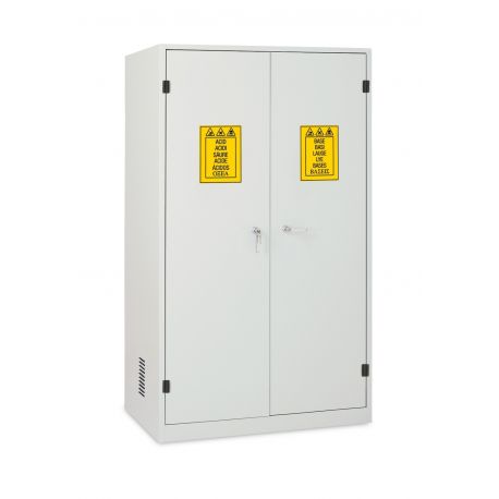 Security cabinet with 2 metal doors (1C). Measurements 1140x600x1950 mm