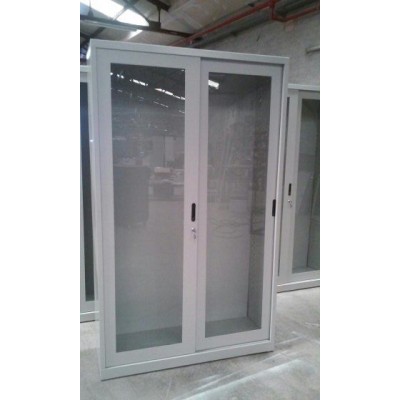 Armari laboratori portes metacrilat corredisses. Mides 1010x420x1980 mm